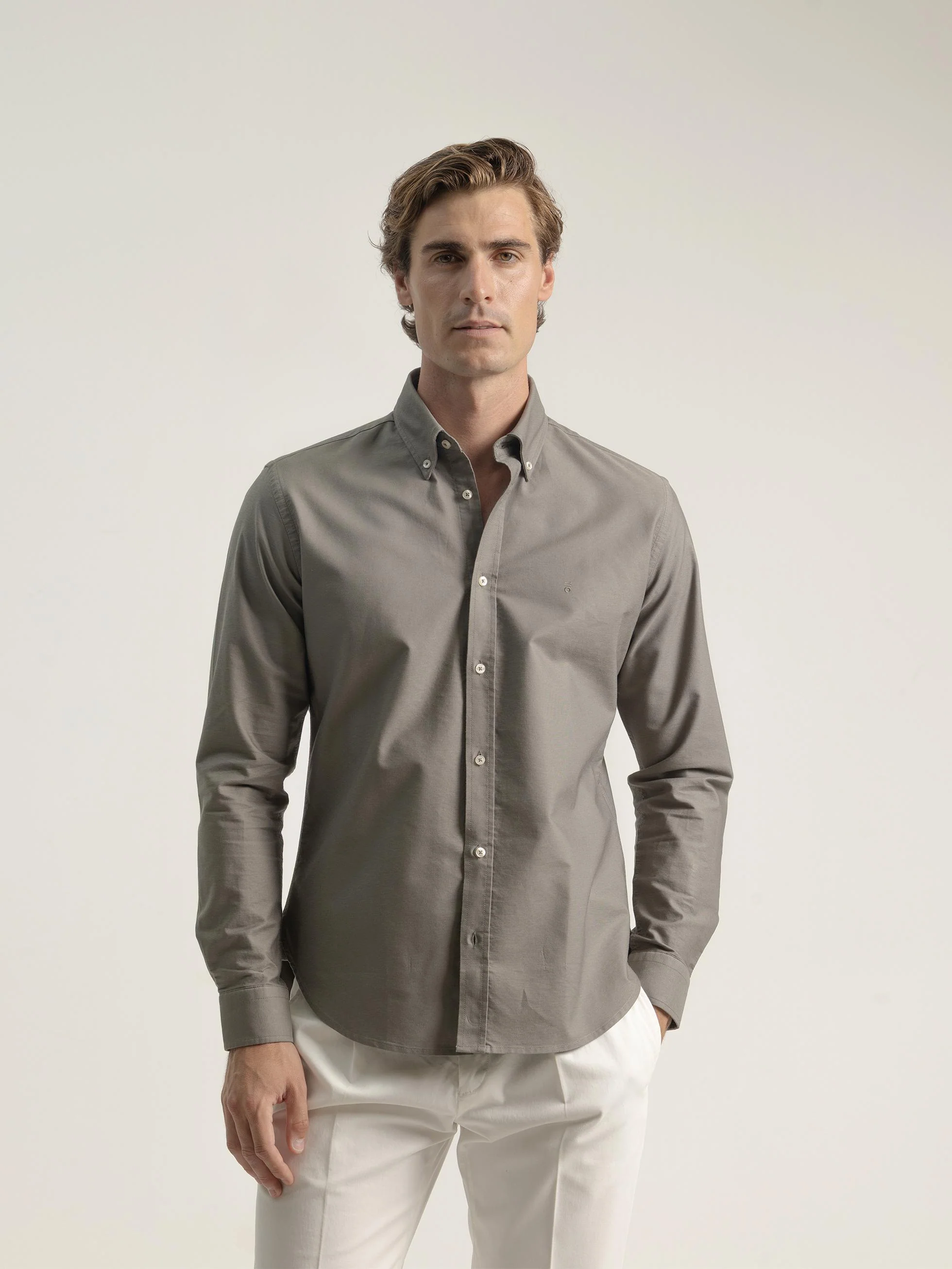 CAMISA OXFORD ALGODÓN TOPO - Image 3