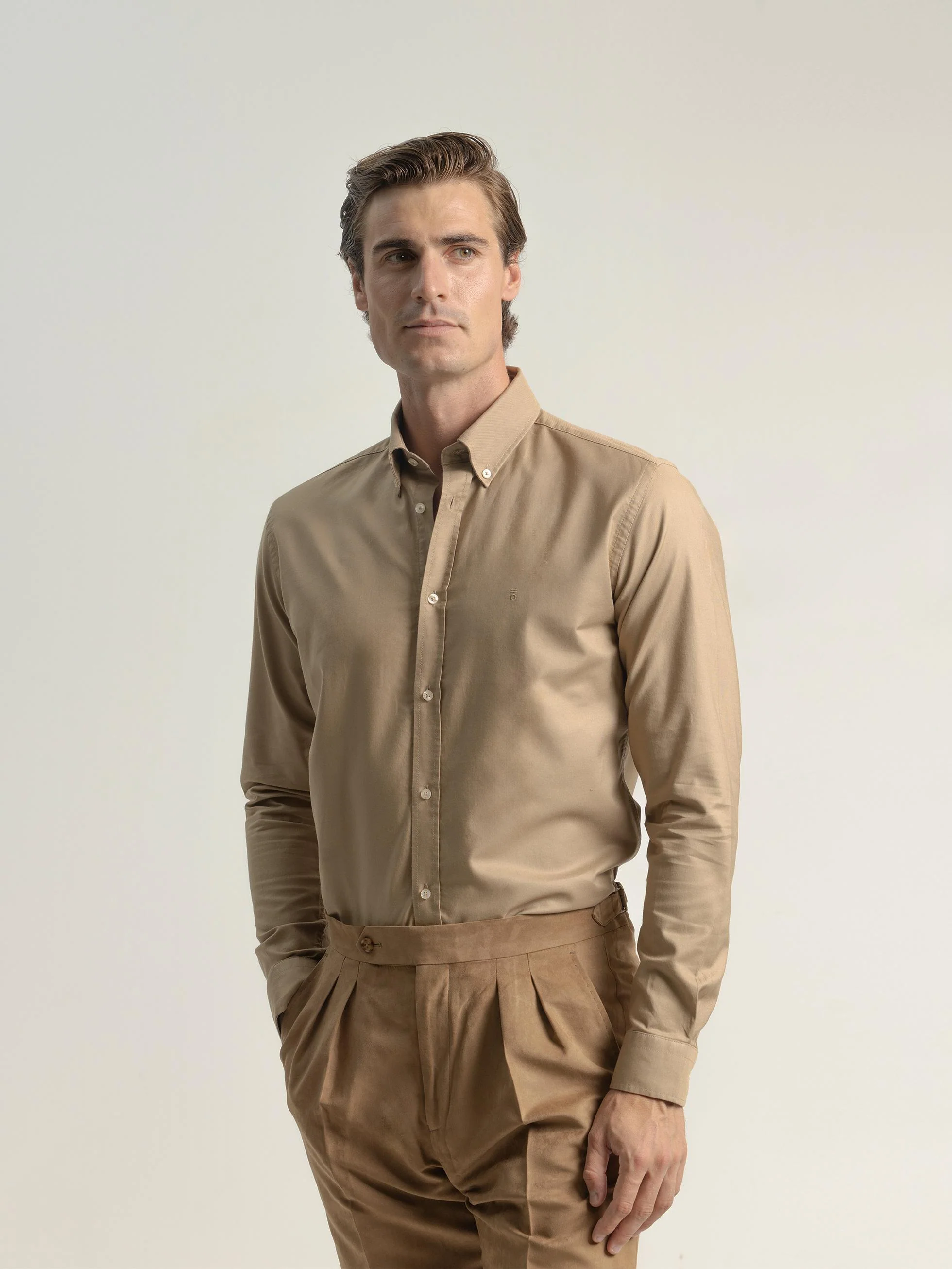 CAMISA OXFORD ALGODÓN CAMEL - Image 3